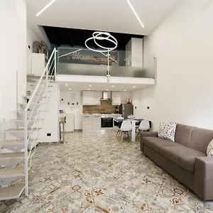 House Aury Syrakuzy
