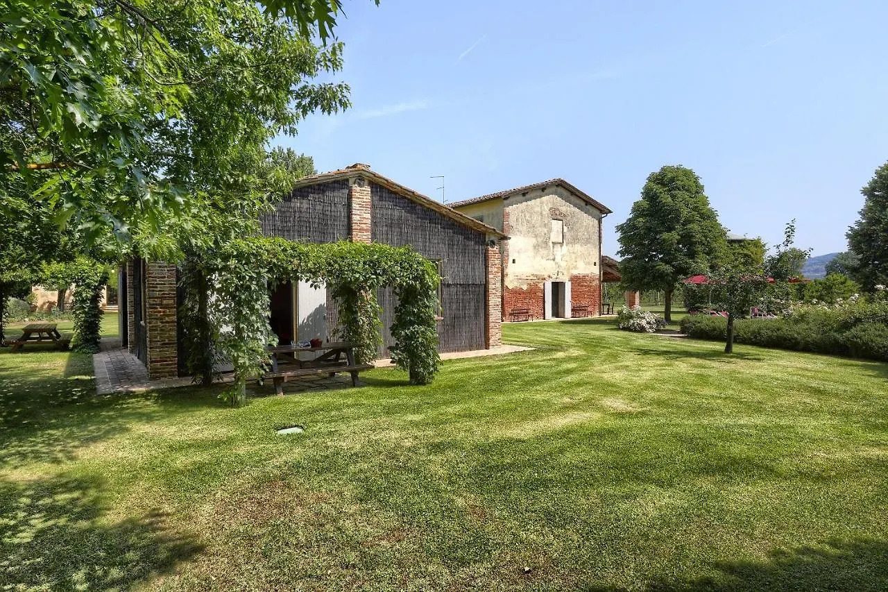 Foresteria Il Giardino Di Fontarronco Alberoro Vakantieboerderij